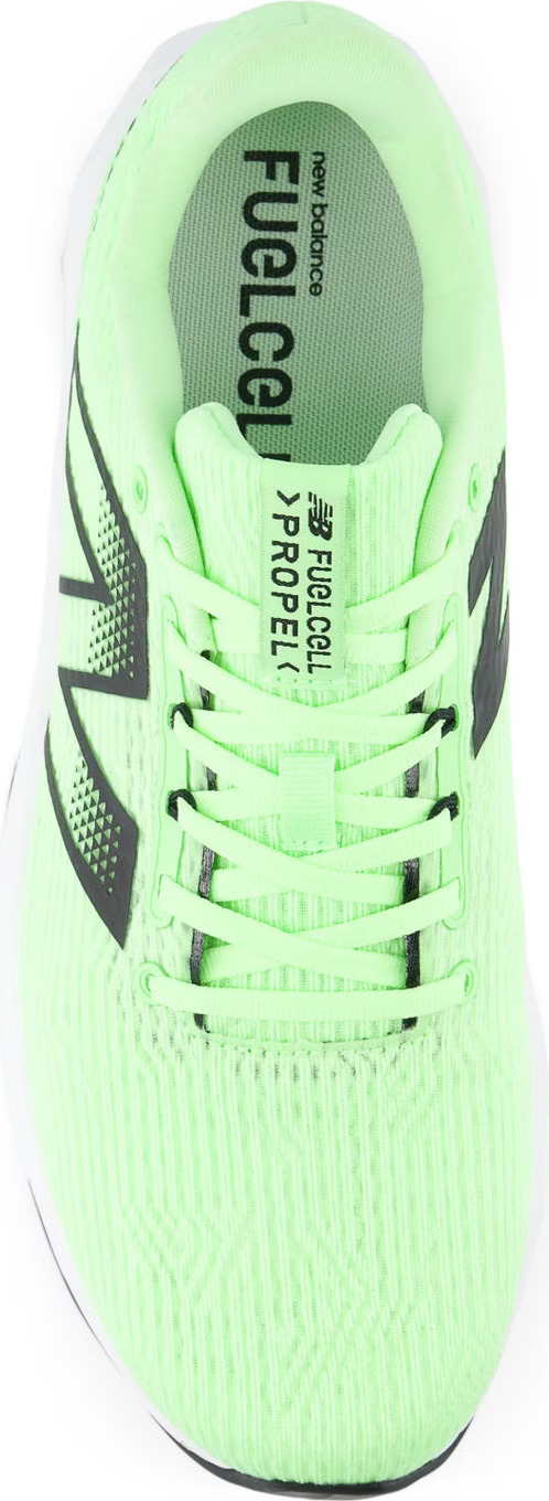New Balance FuelCell Propel v5 beim Laufen