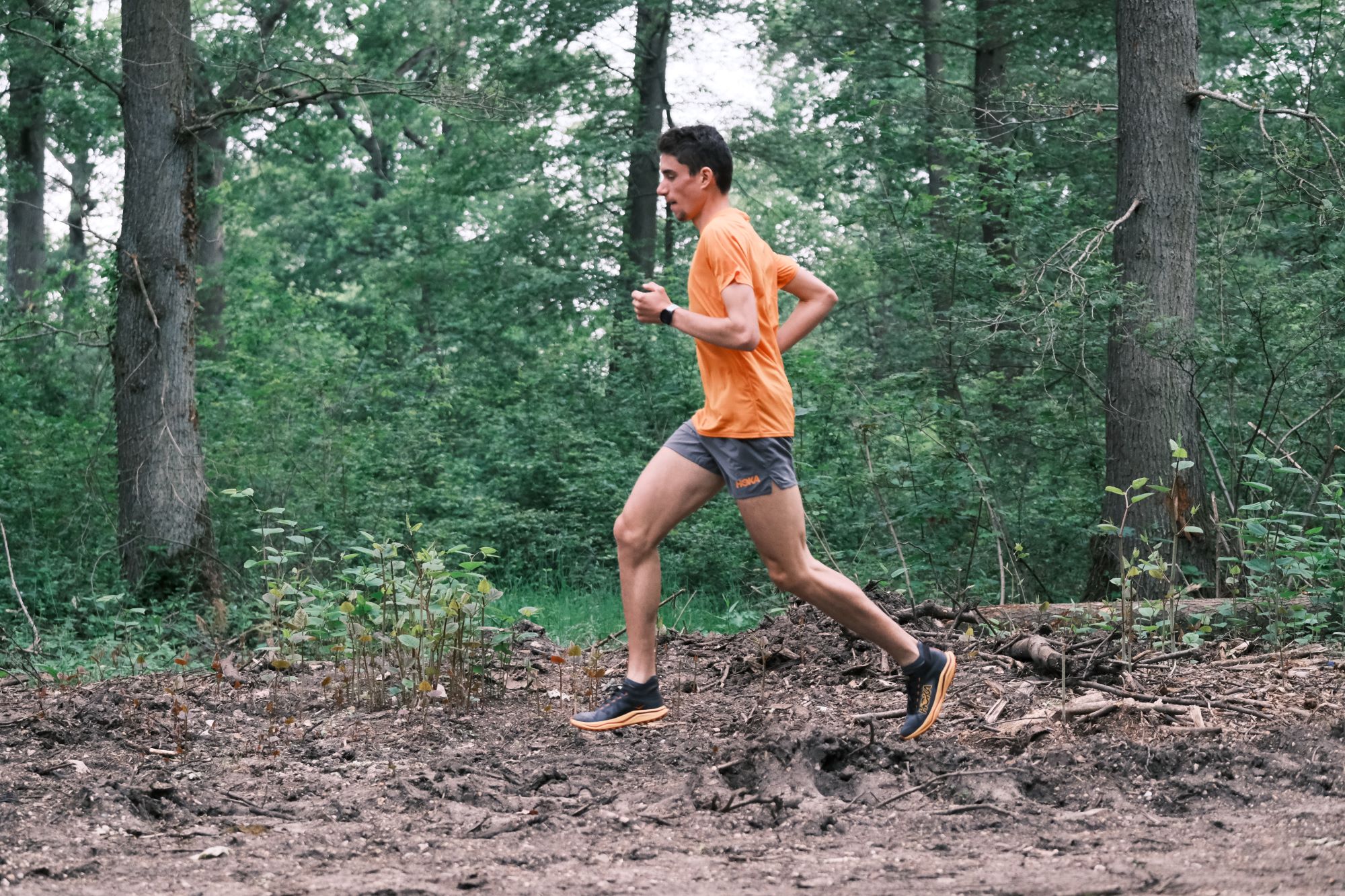 Hoka Zinal 2 en acción en sendero