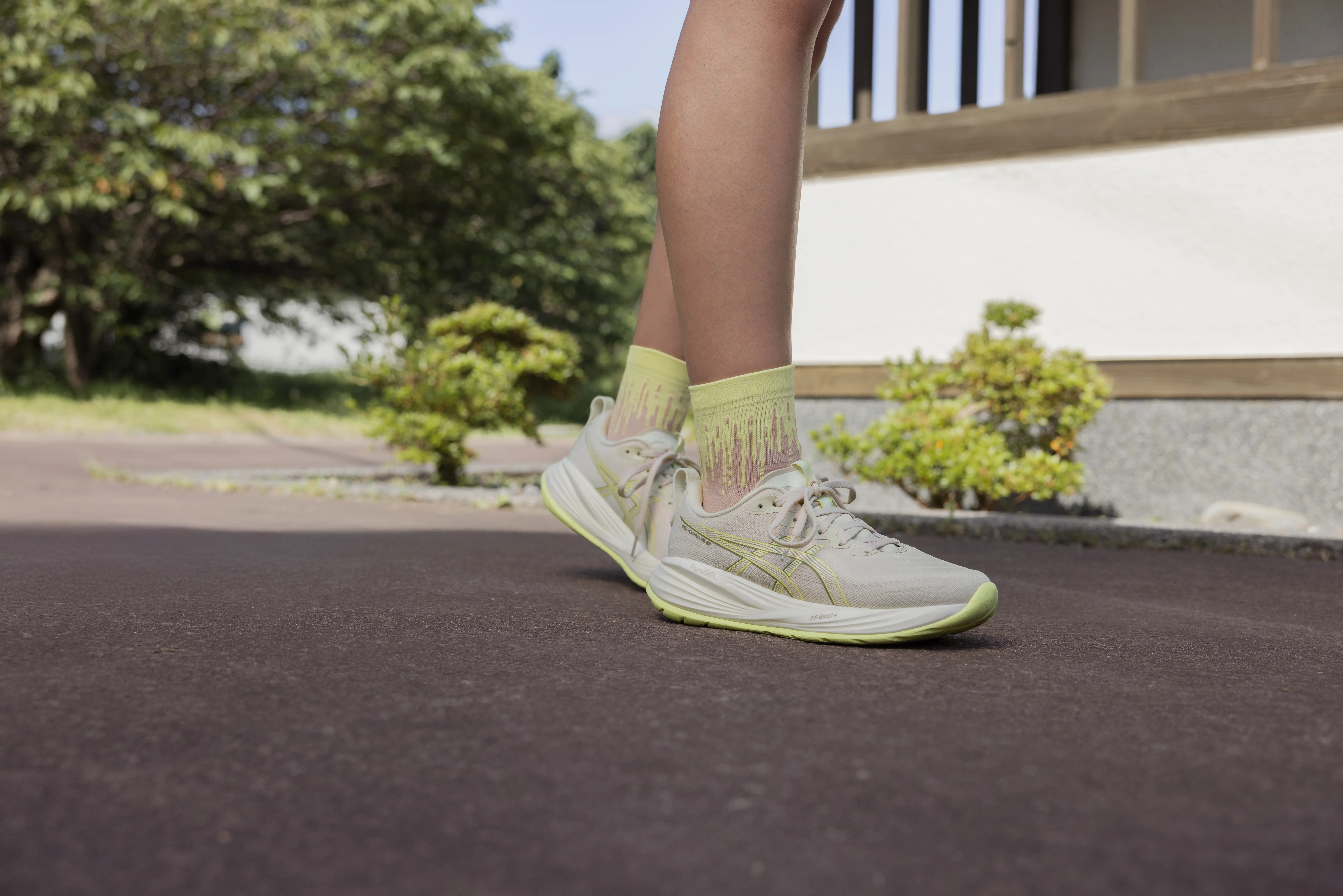 Asics Gel-Cumulus 27 side view