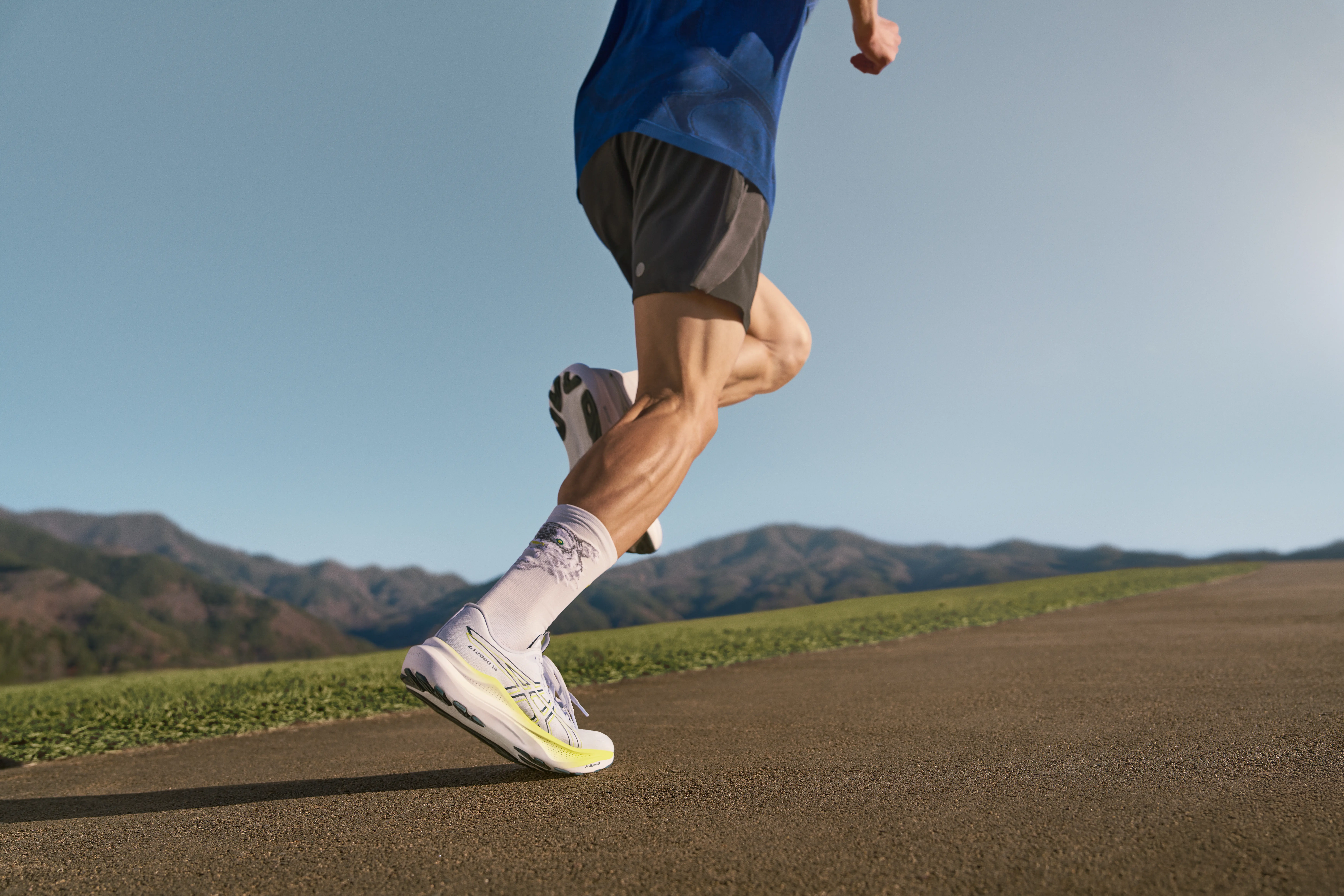 Asics GT-2000 14 in a running situation