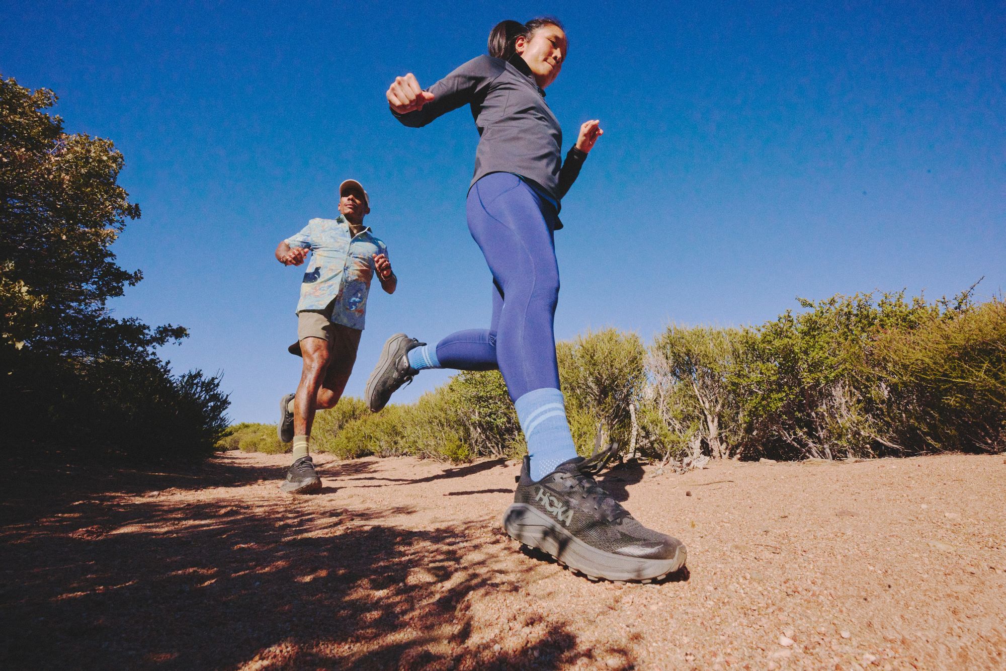 Hoka Challenger ATR 8 in actie