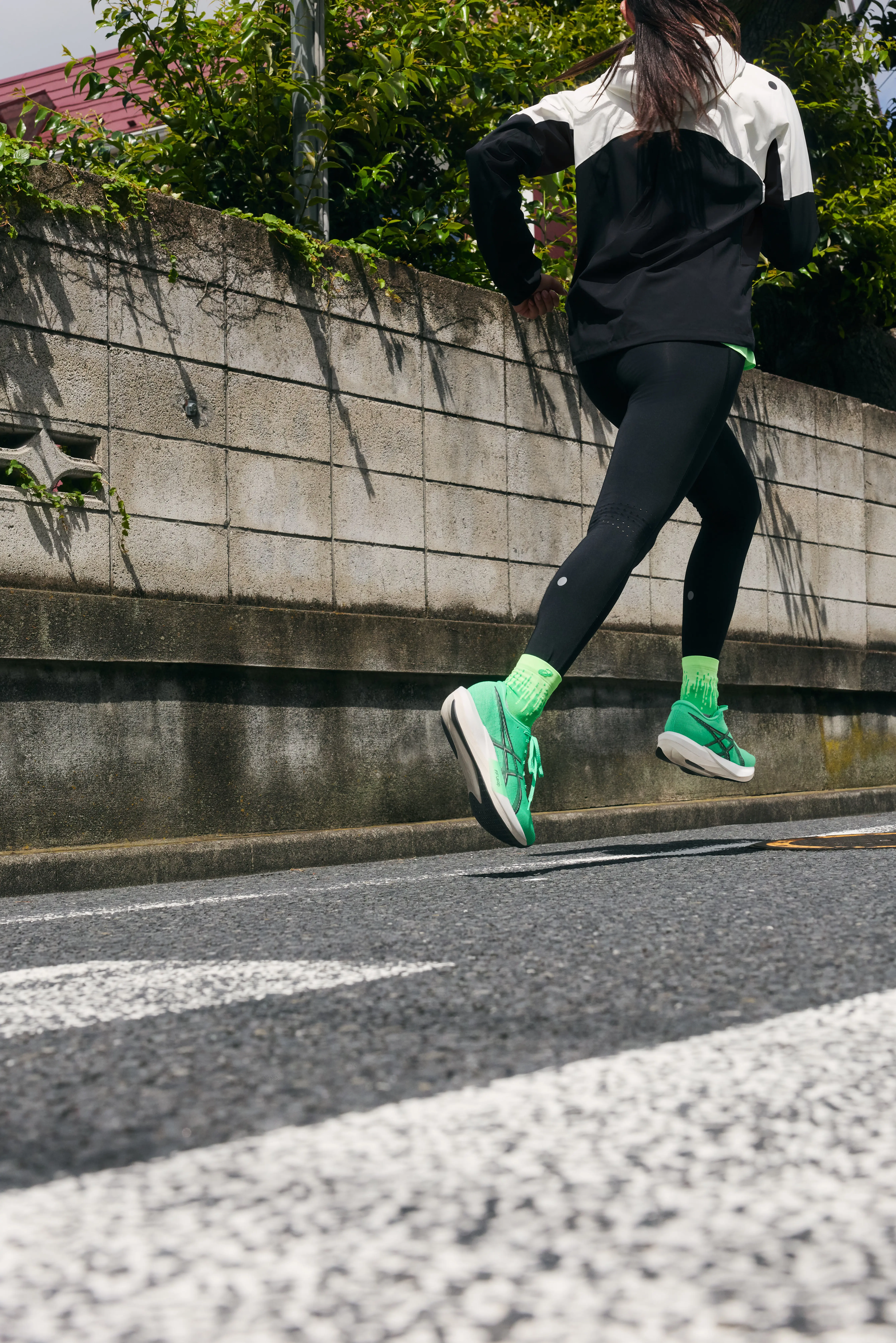 ASICS Magic Speed 5 en action